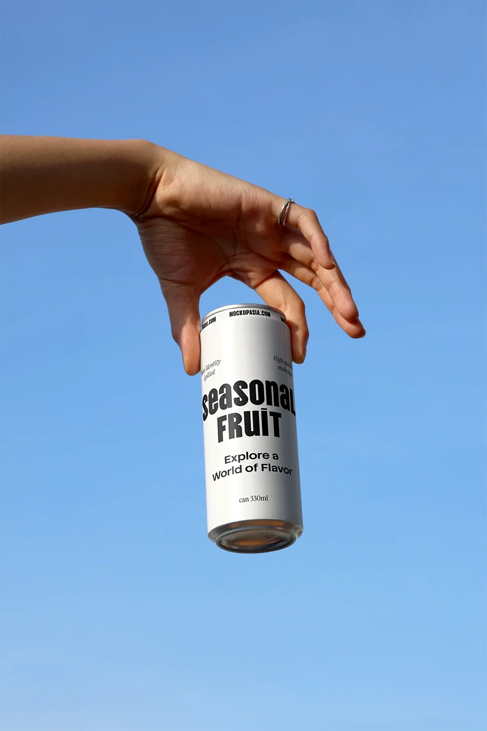 Slim Can Mockup CF31 – Floating, One Hand