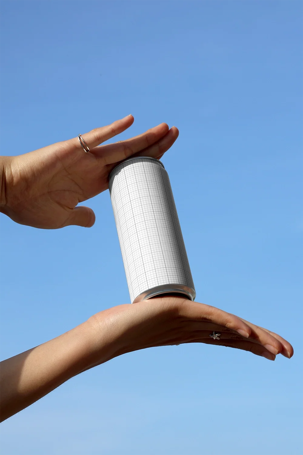 Slim Can Mockup CF30 – Floating Between Hands