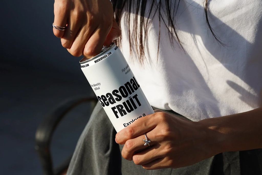 Slim Can Mockup CF35 – Opening, Lifestyle