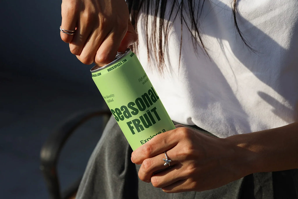 Slim Can Mockup CF35 – Opening, Lifestyle