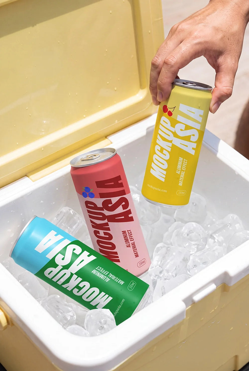 Sleek Can PSD Mockup