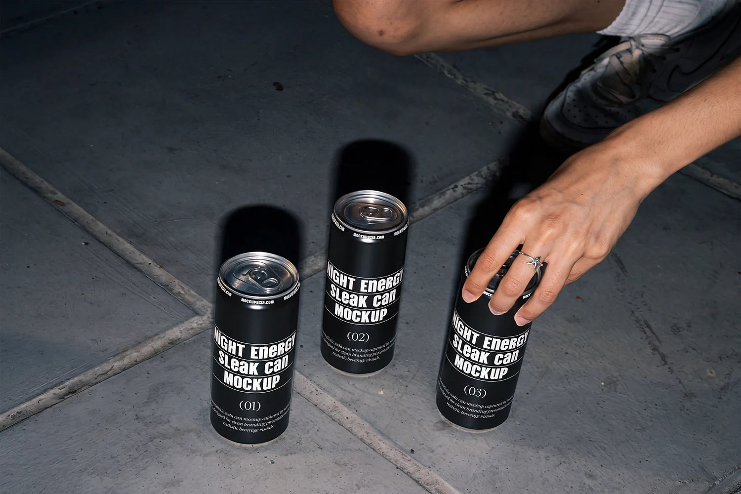 Sleek Can PSD Mockup