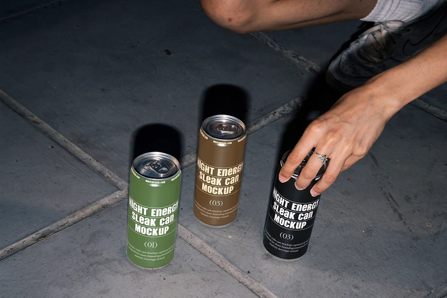 Sleek Can PSD Mockup