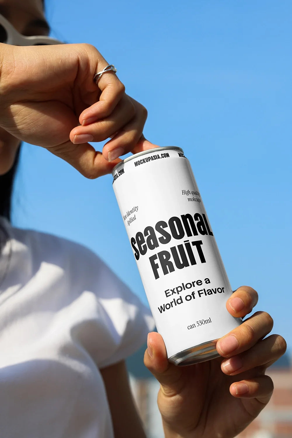 Slim Can Mockup CF17 – Pull Tab Close-Up